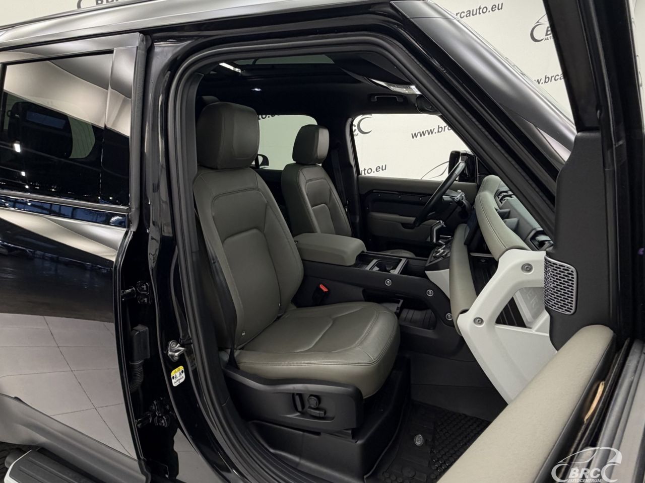 Land Rover Defender | 6