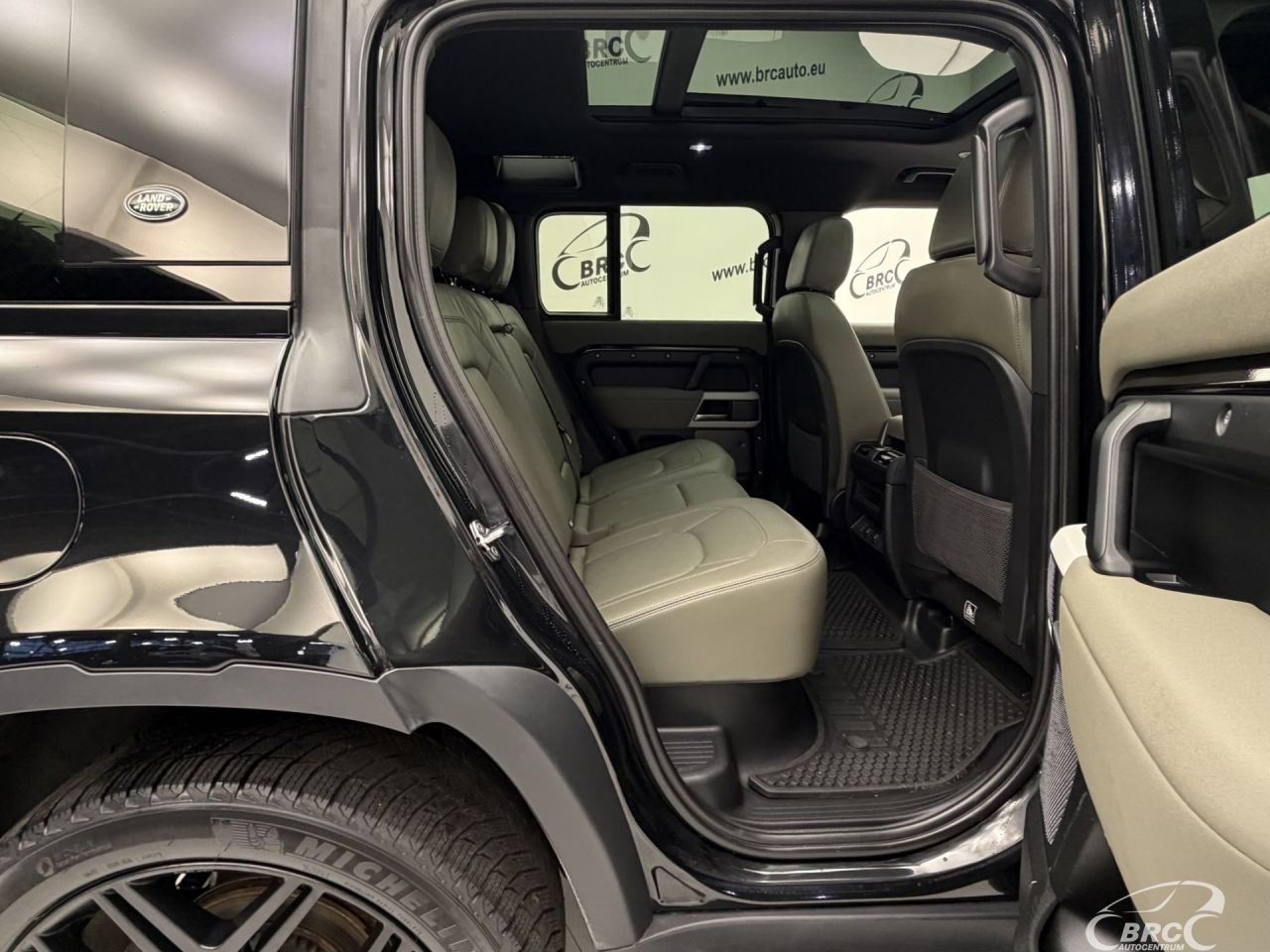 Land Rover Defender | 10