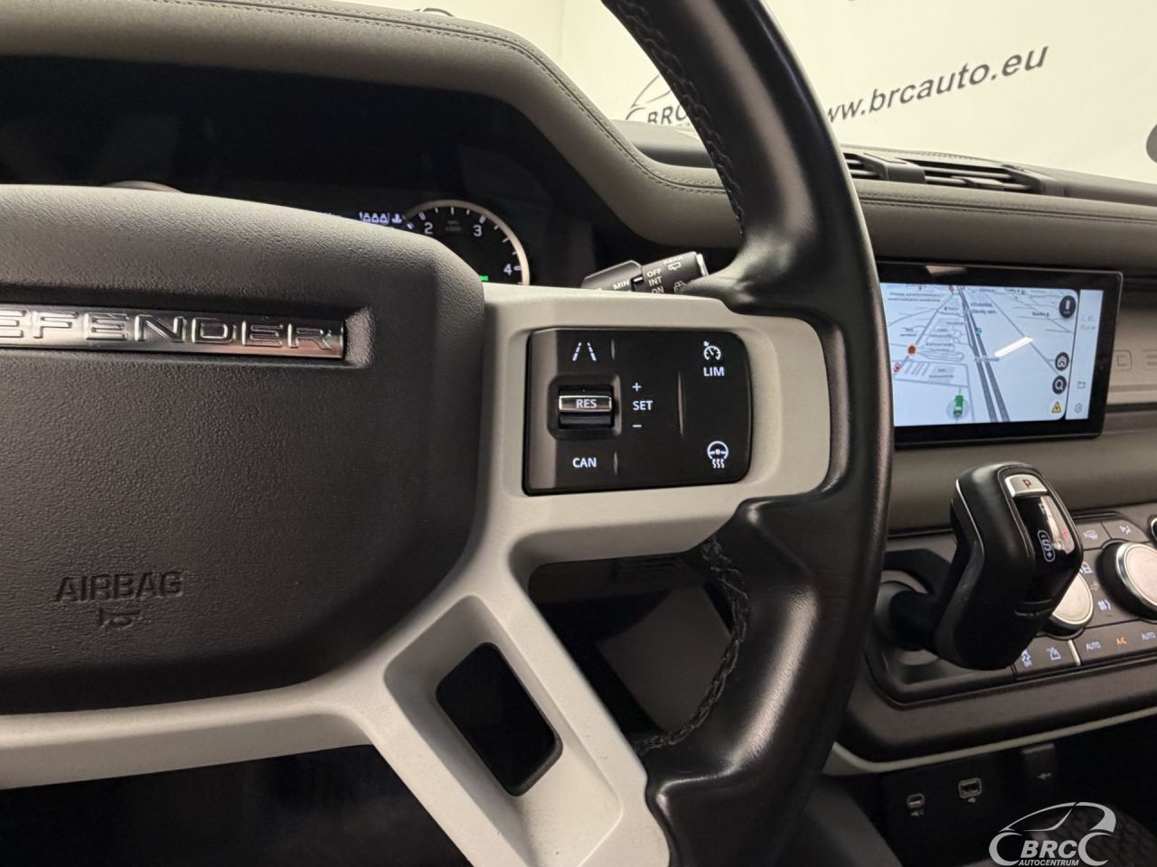 Land Rover Defender | 28