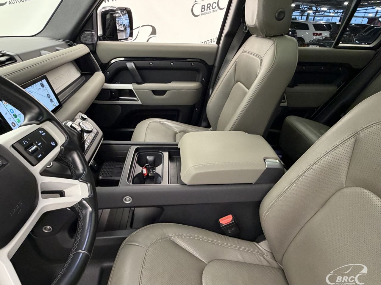 Land Rover Defender | 23