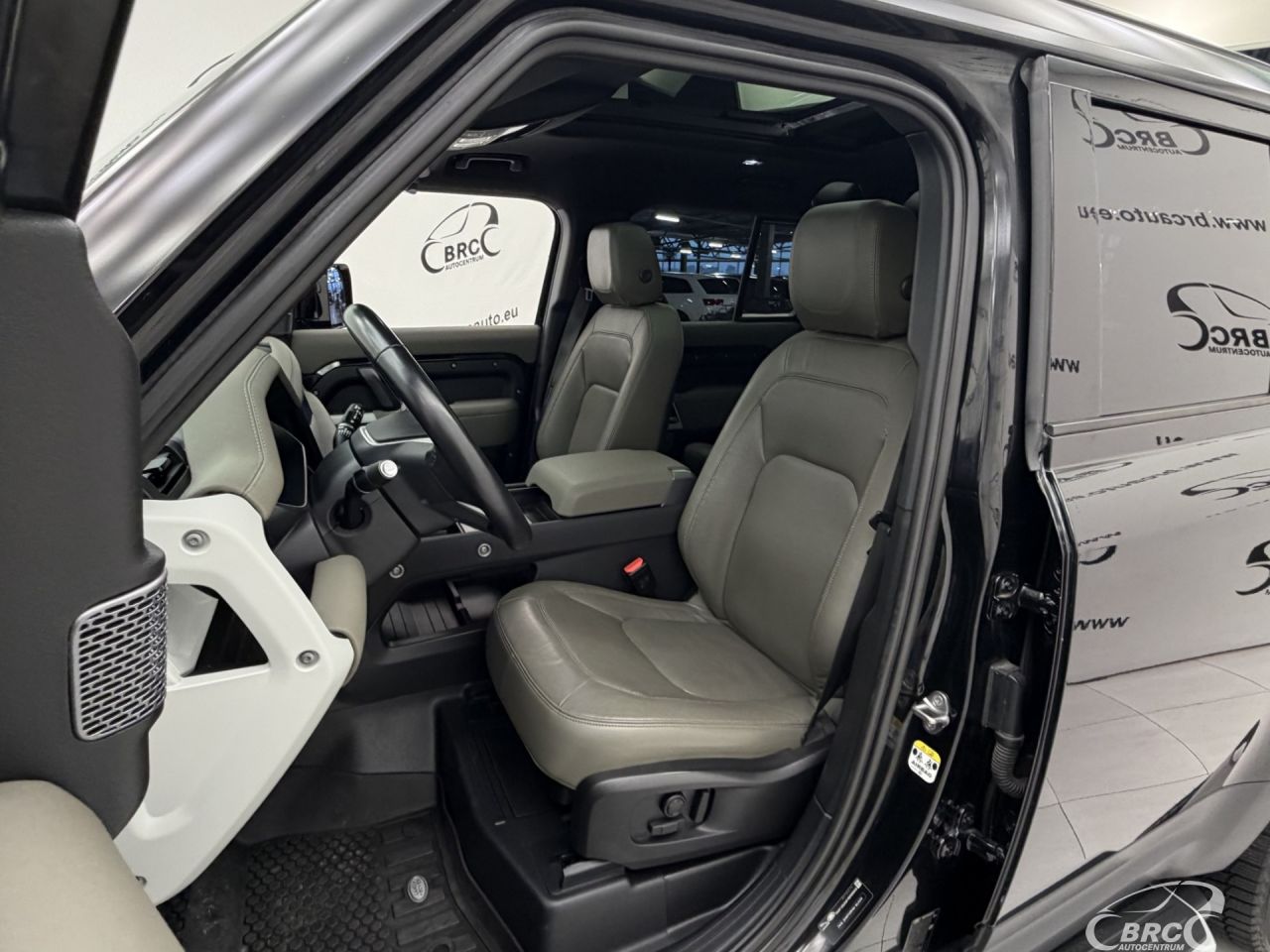 Land Rover Defender | 22