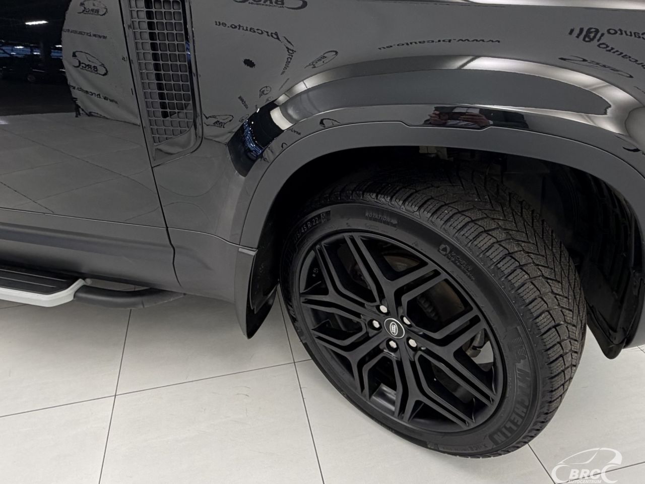 Land Rover Defender | 42