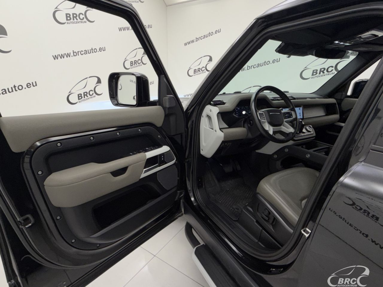 Land Rover Defender | 18