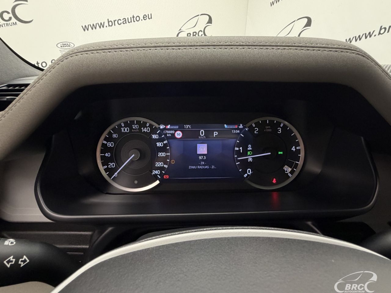 Land Rover Defender | 30