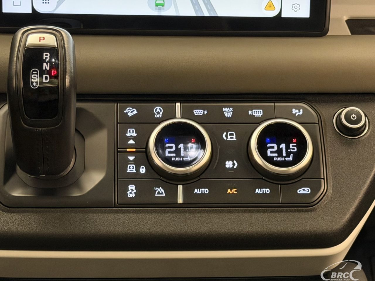 Land Rover Defender | 17