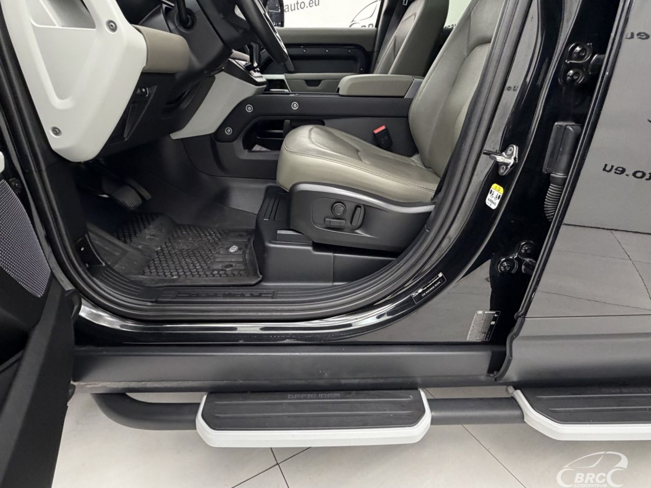 Land Rover Defender | 21