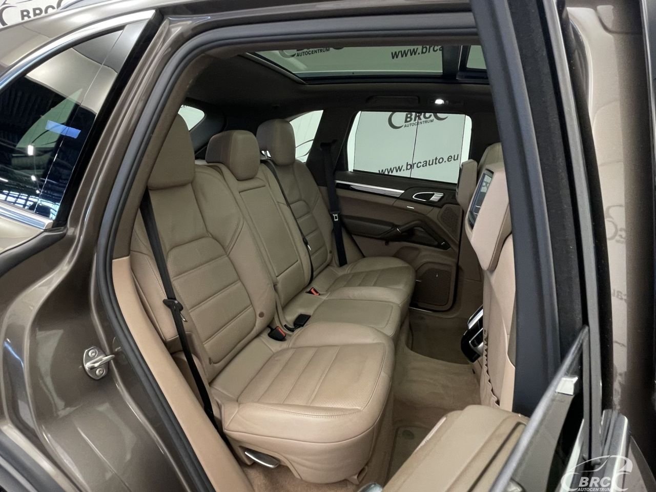 Porsche Cayenne | 12