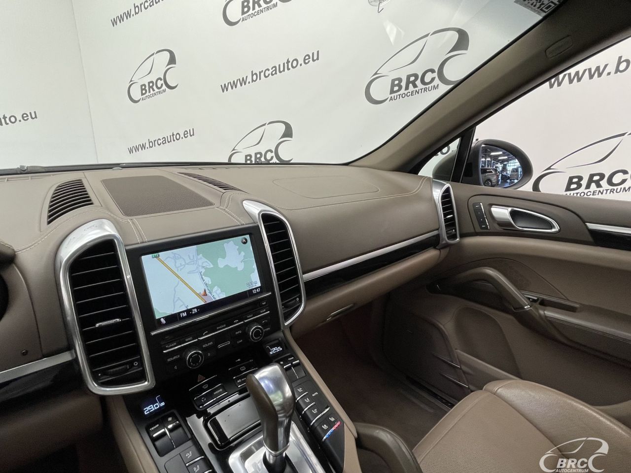 Porsche Cayenne | 32