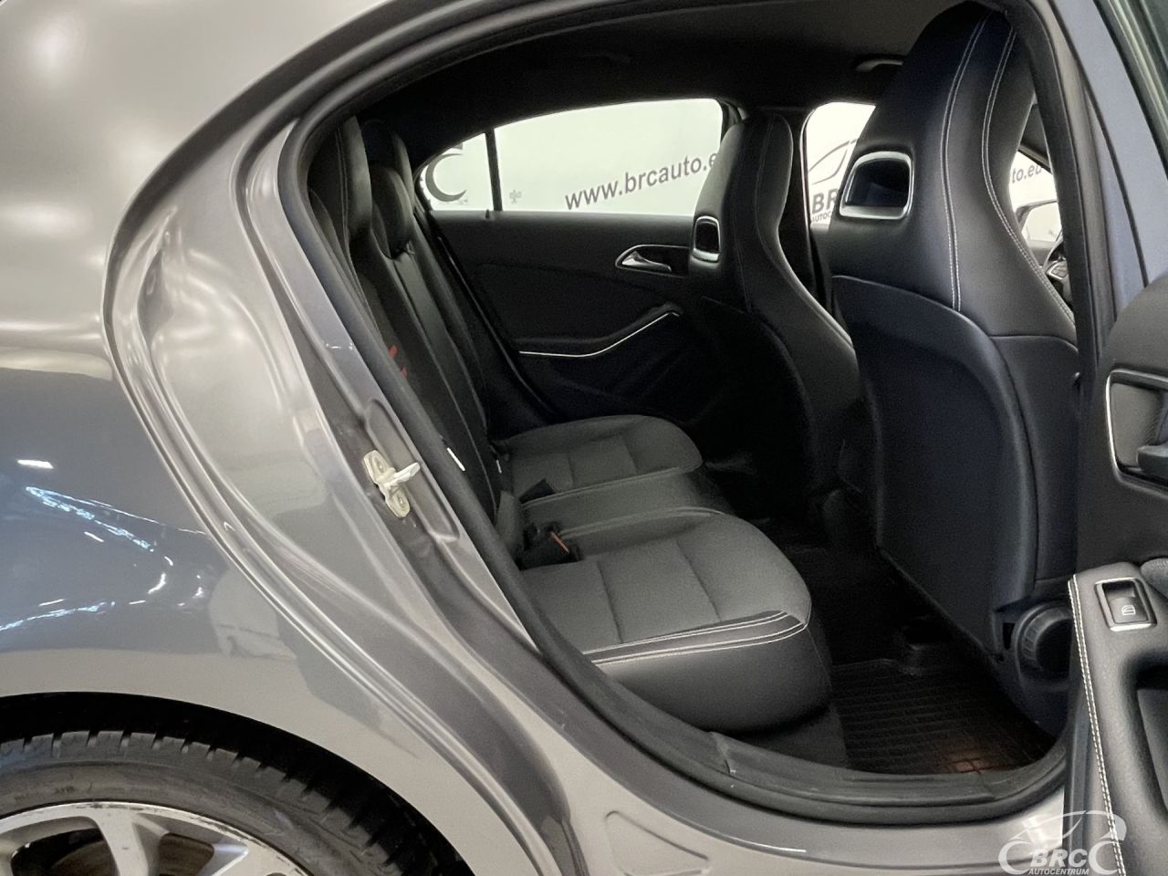 Mercedes-Benz A160 | 9