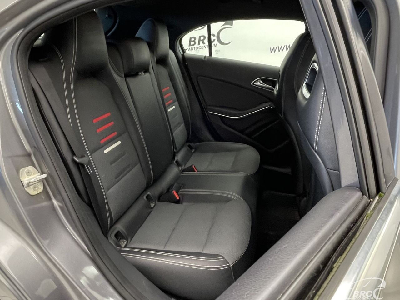 Mercedes-Benz A160 | 11