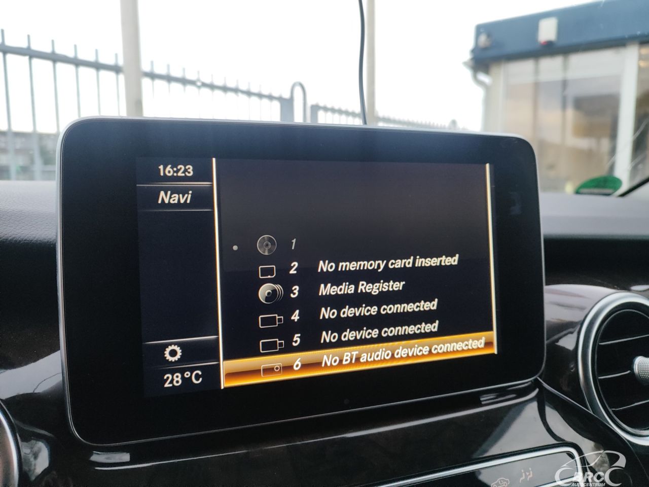 Mercedes-Benz V220 | 26