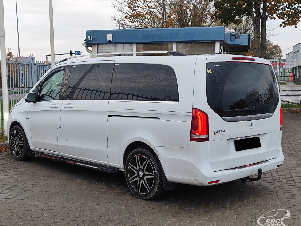 Mercedes-Benz V220 | 30