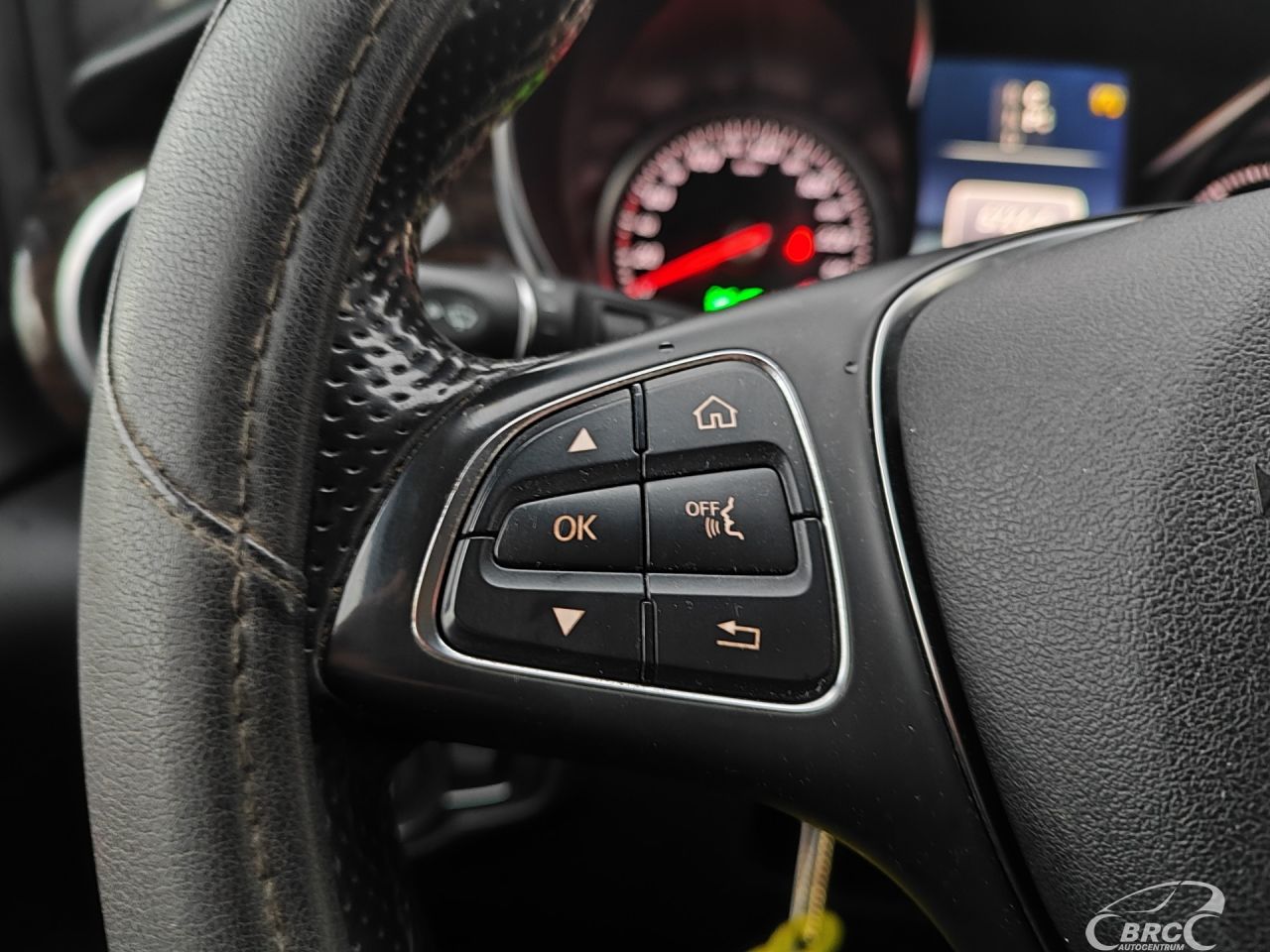 Mercedes-Benz V220 | 18