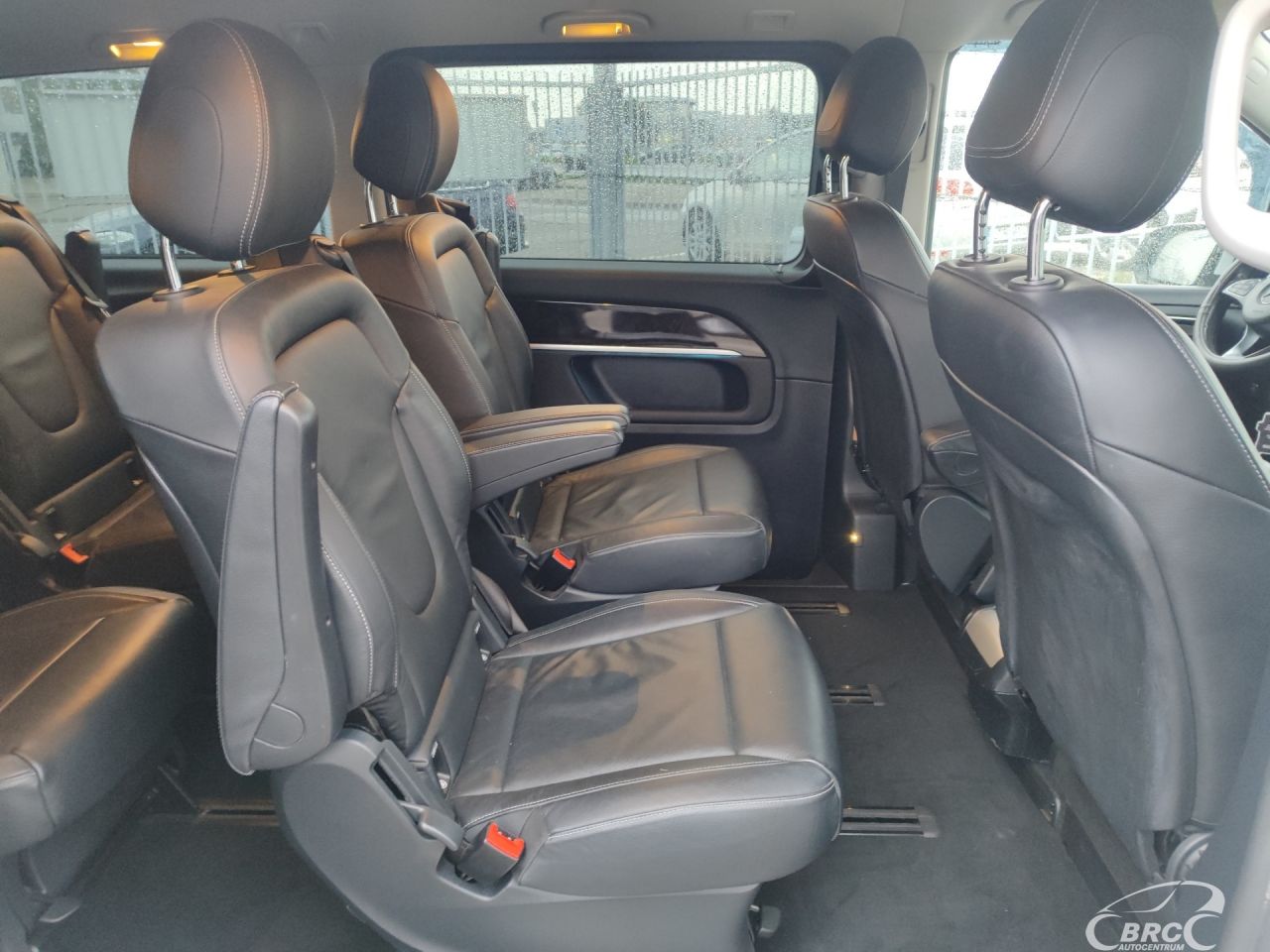 Mercedes-Benz V220 | 7