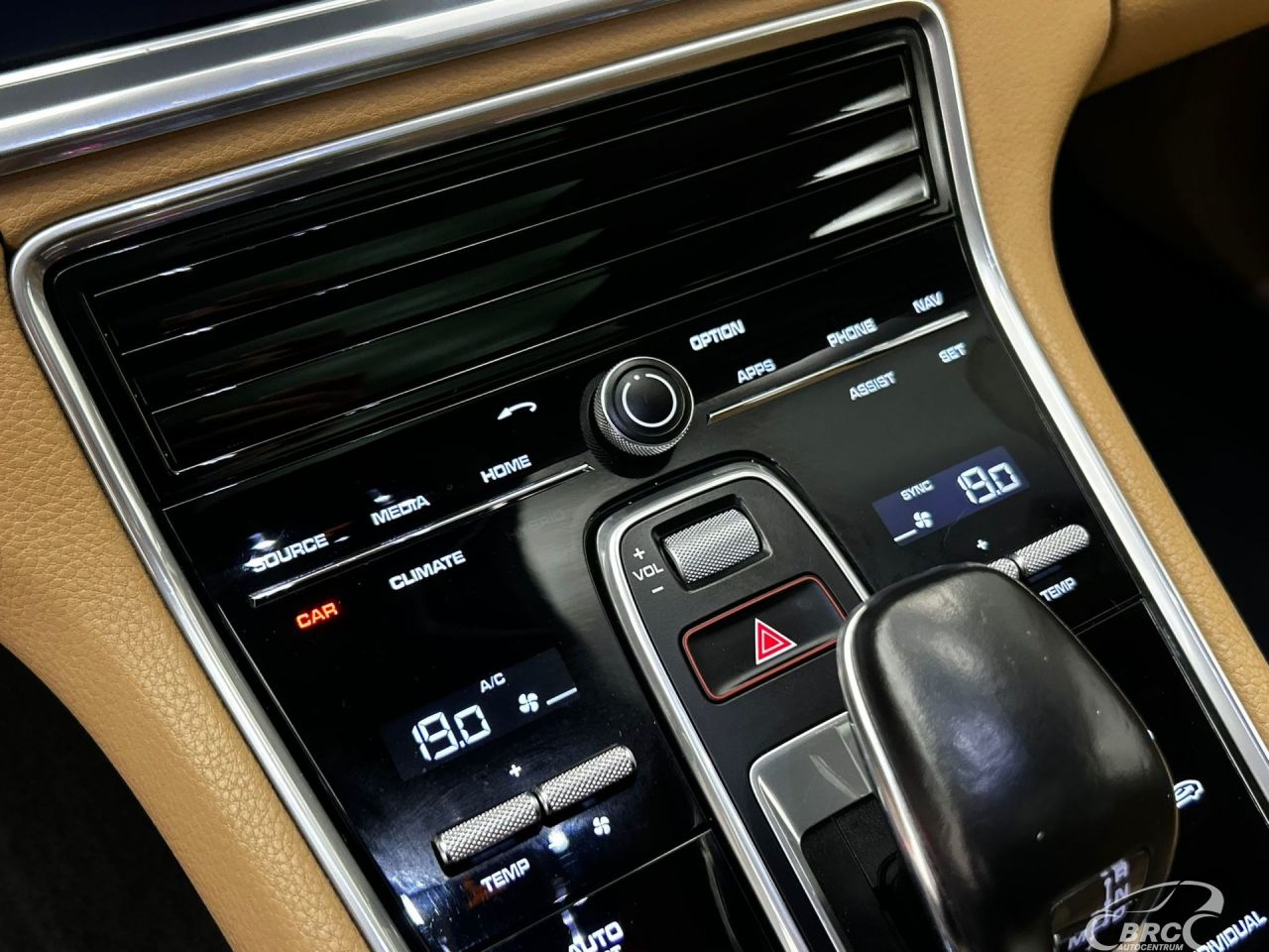 Porsche Panamera | 21