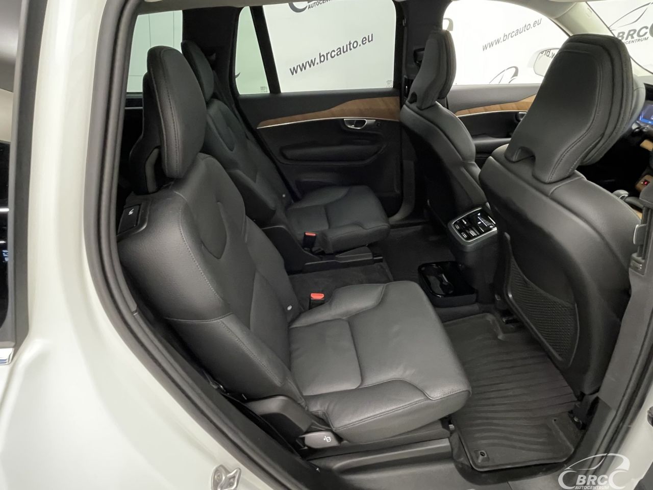 Volvo XC90 | 10