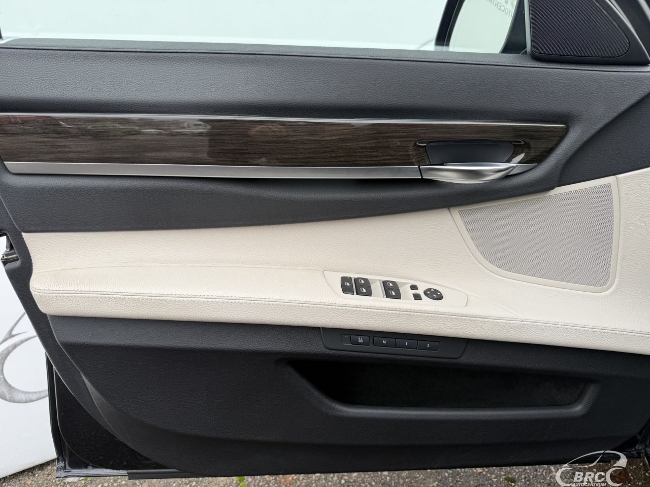 BMW 740 | 17