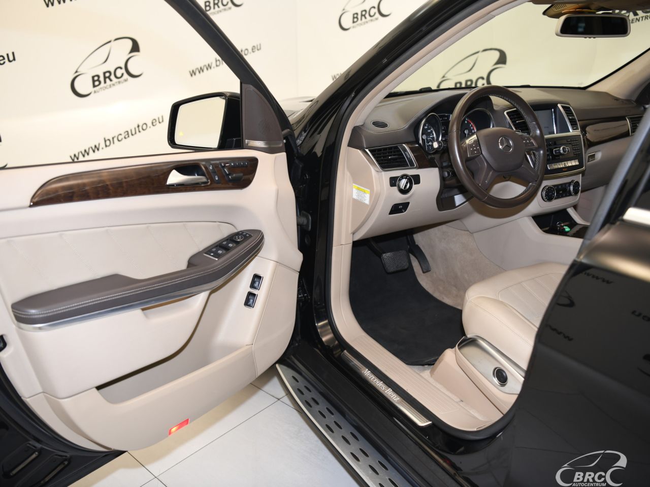 Mercedes-Benz GL450 | 21