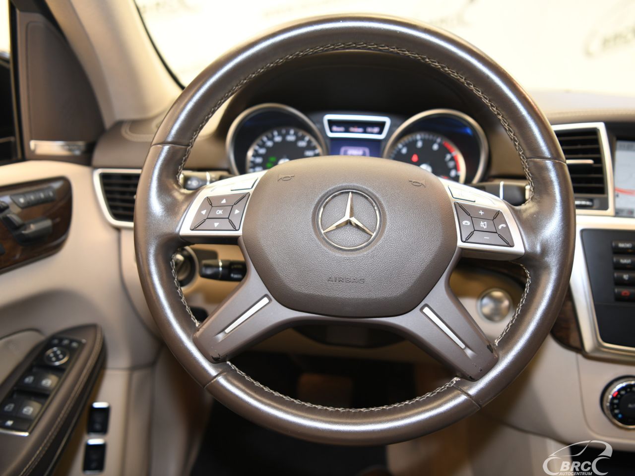 Mercedes-Benz GL450 | 30