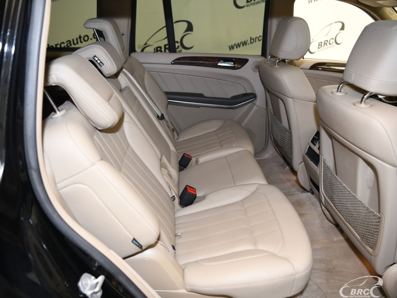 Mercedes-Benz GL450 | 11