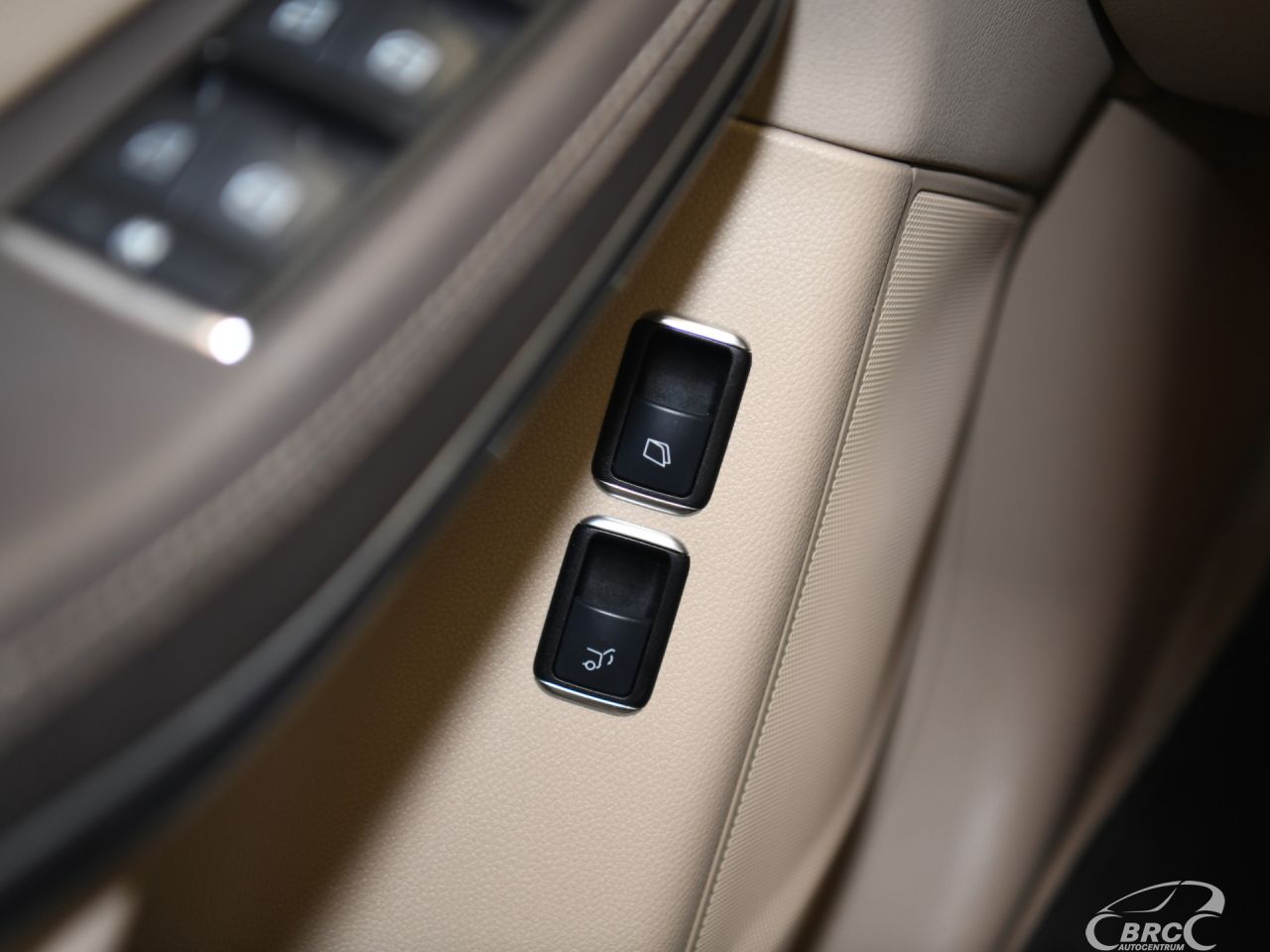 Mercedes-Benz GL450 | 35