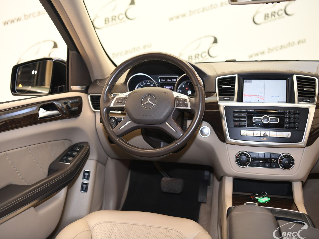 Mercedes-Benz GL450 | 16