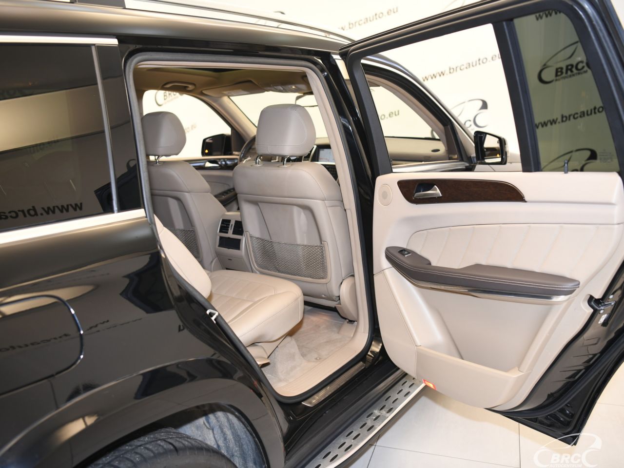 Mercedes-Benz GL450 | 13