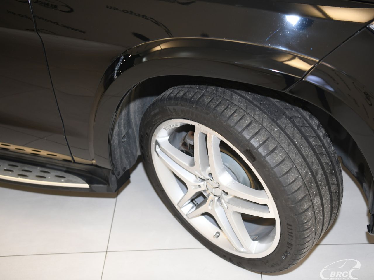 Mercedes-Benz GL450 | 42