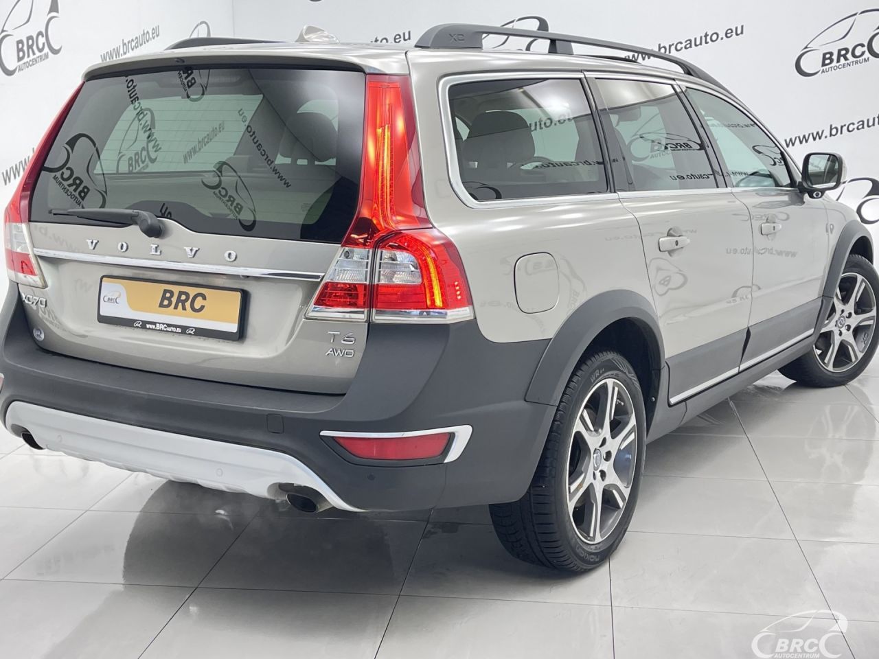 Volvo XC70 | 43
