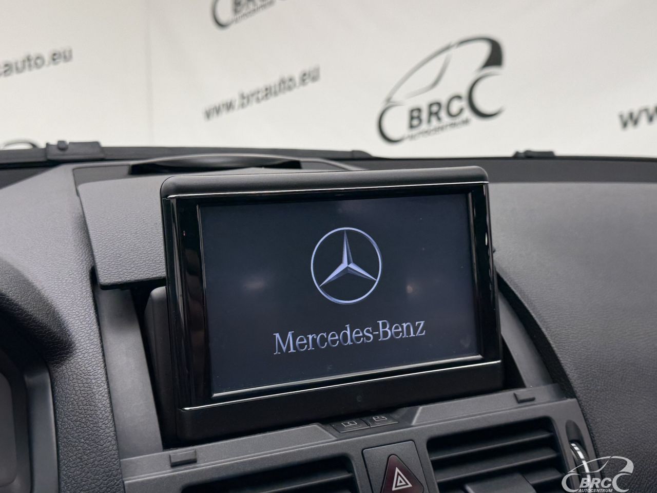 Mercedes-Benz C250 | 32