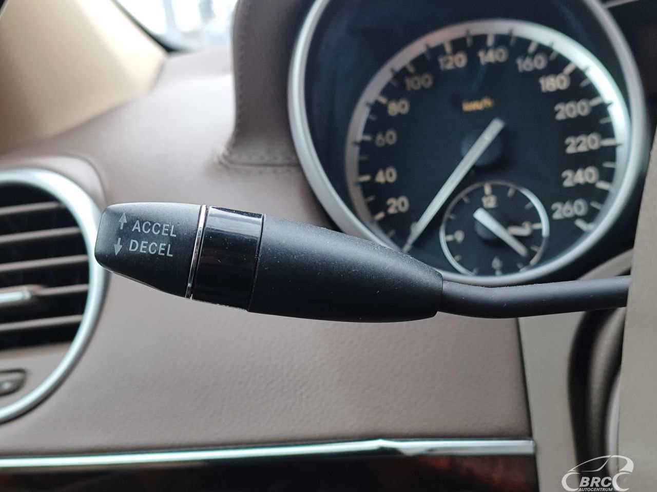 Mercedes-Benz GL450 | 26