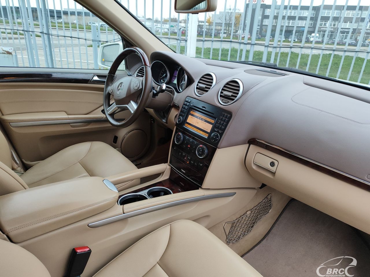 Mercedes-Benz GL450 | 7