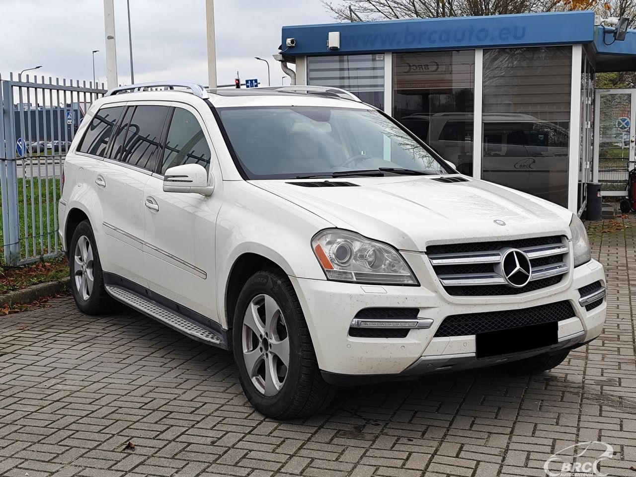 Mercedes-Benz GL450 | 35