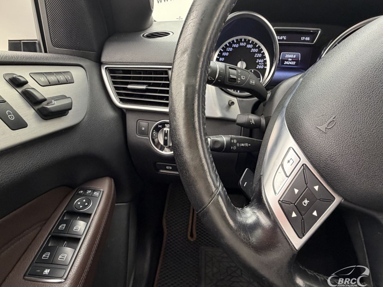 Mercedes-Benz ML350 | 33