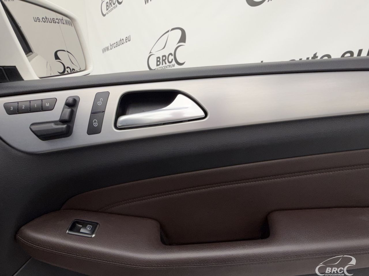 Mercedes-Benz ML350 | 8