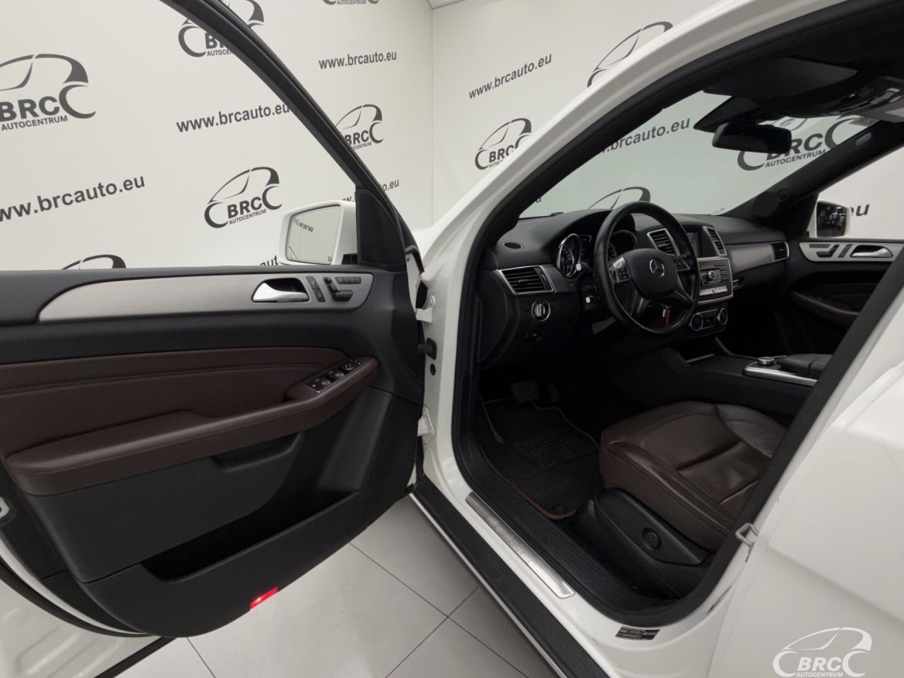 Mercedes-Benz ML350 | 19