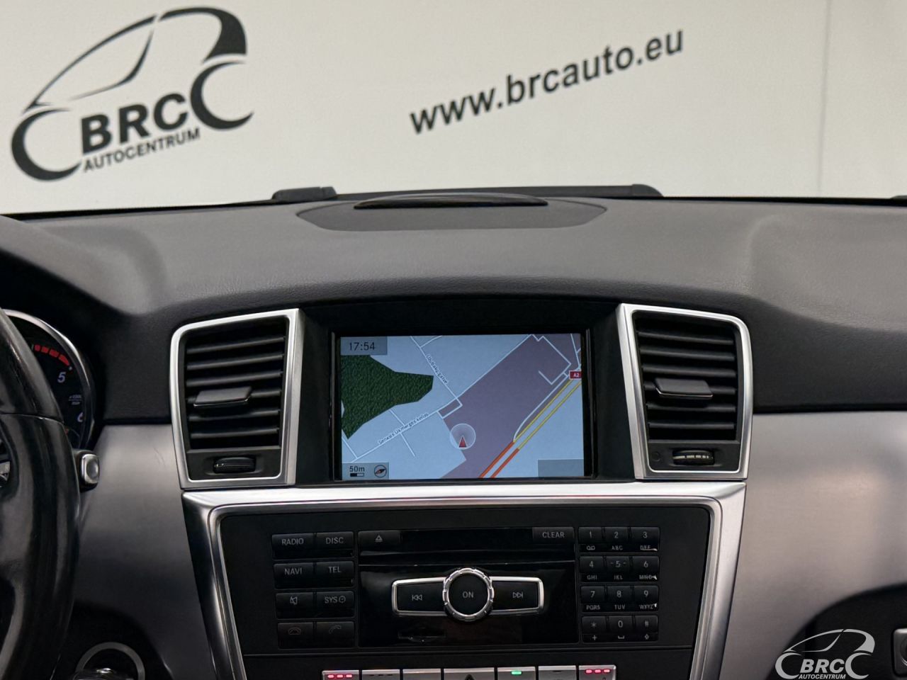 Mercedes-Benz ML350 | 15