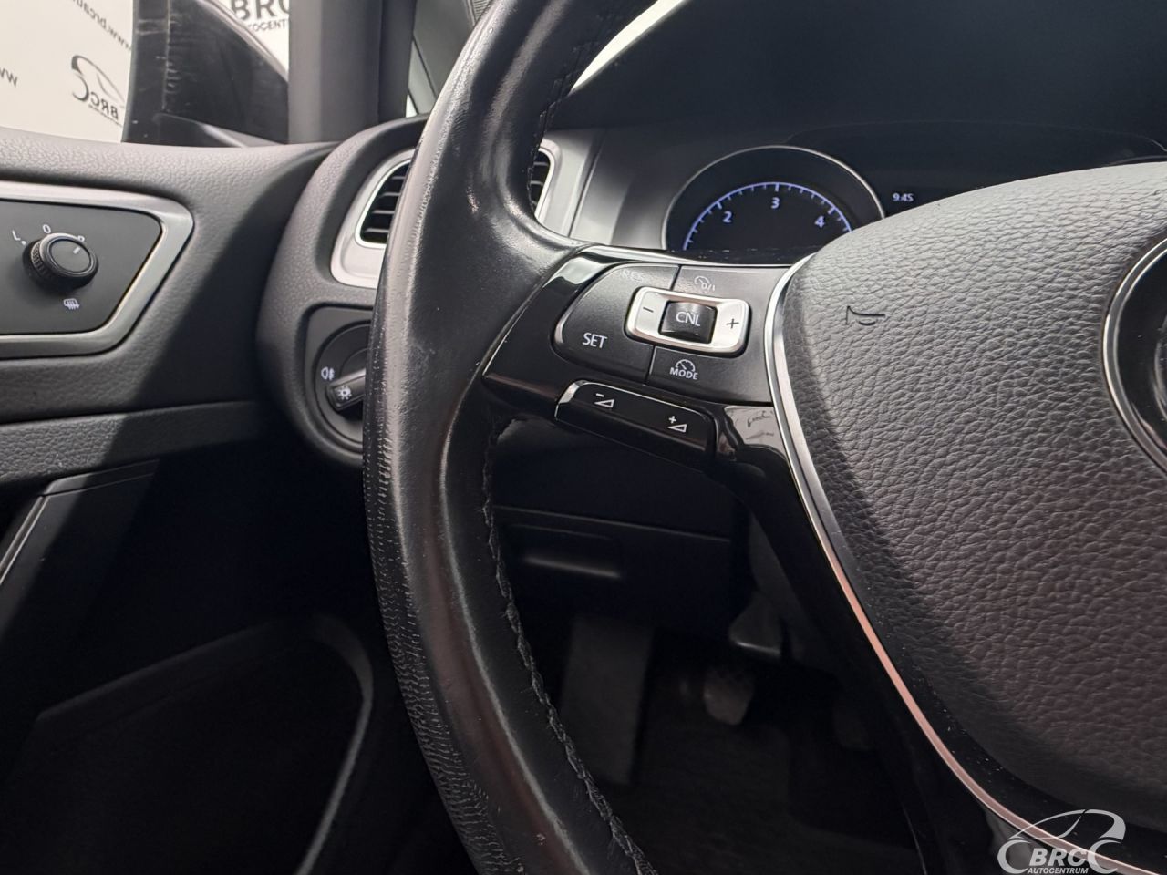 Volkswagen Golf | 28