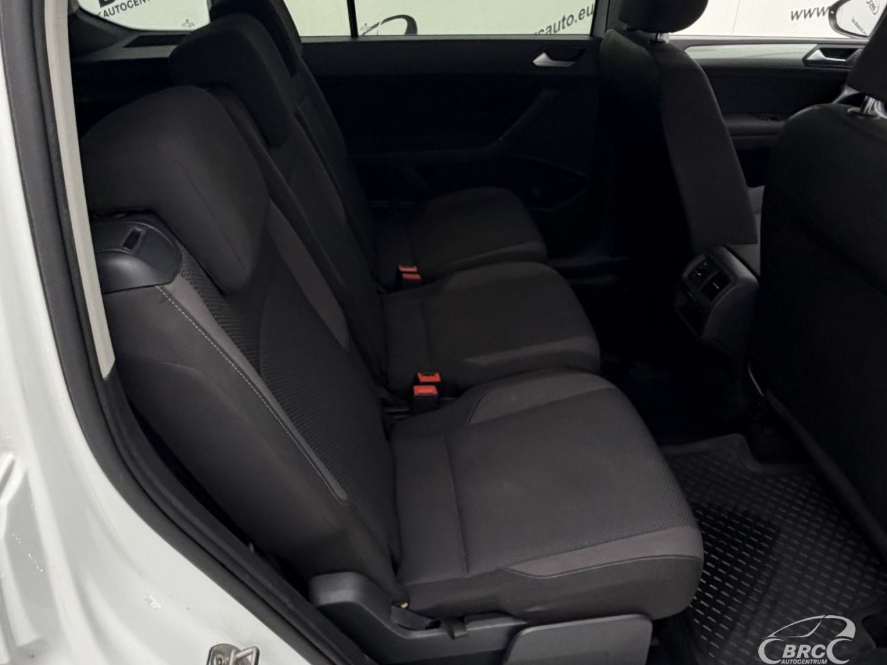 Volkswagen Touran | 9