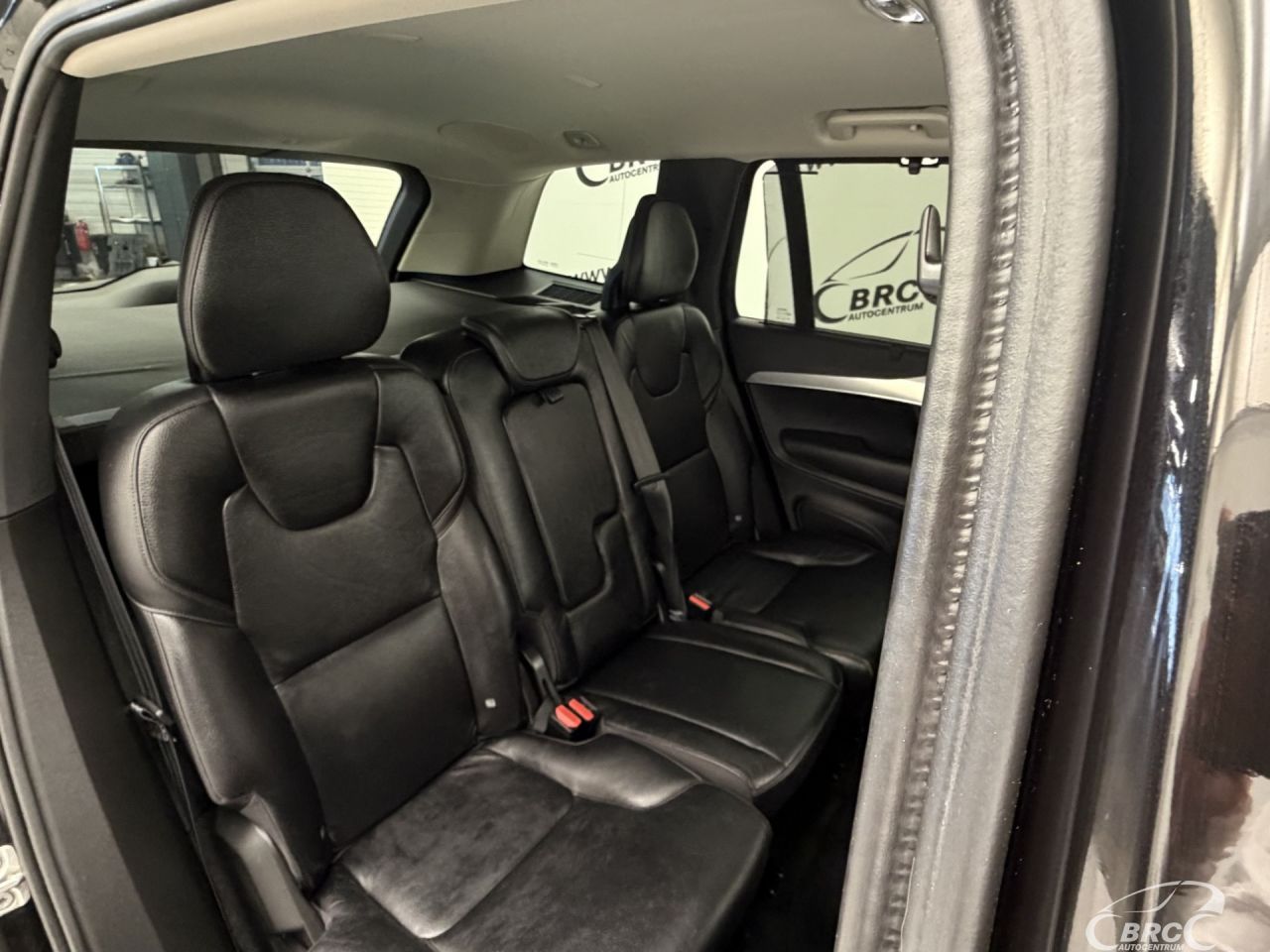 Volvo XC90 | 11