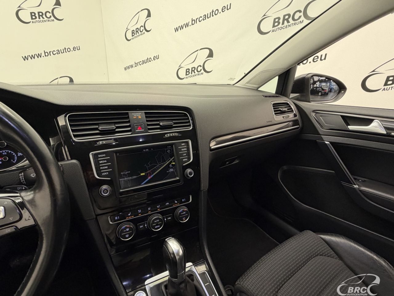 Volkswagen Golf | 26