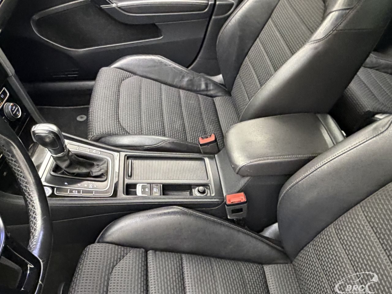 Volkswagen Golf | 23