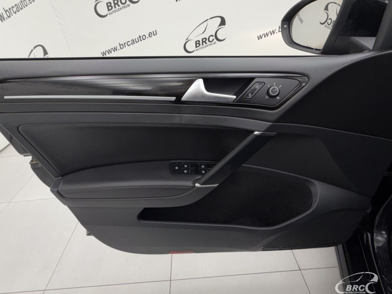 Volkswagen Golf | 19