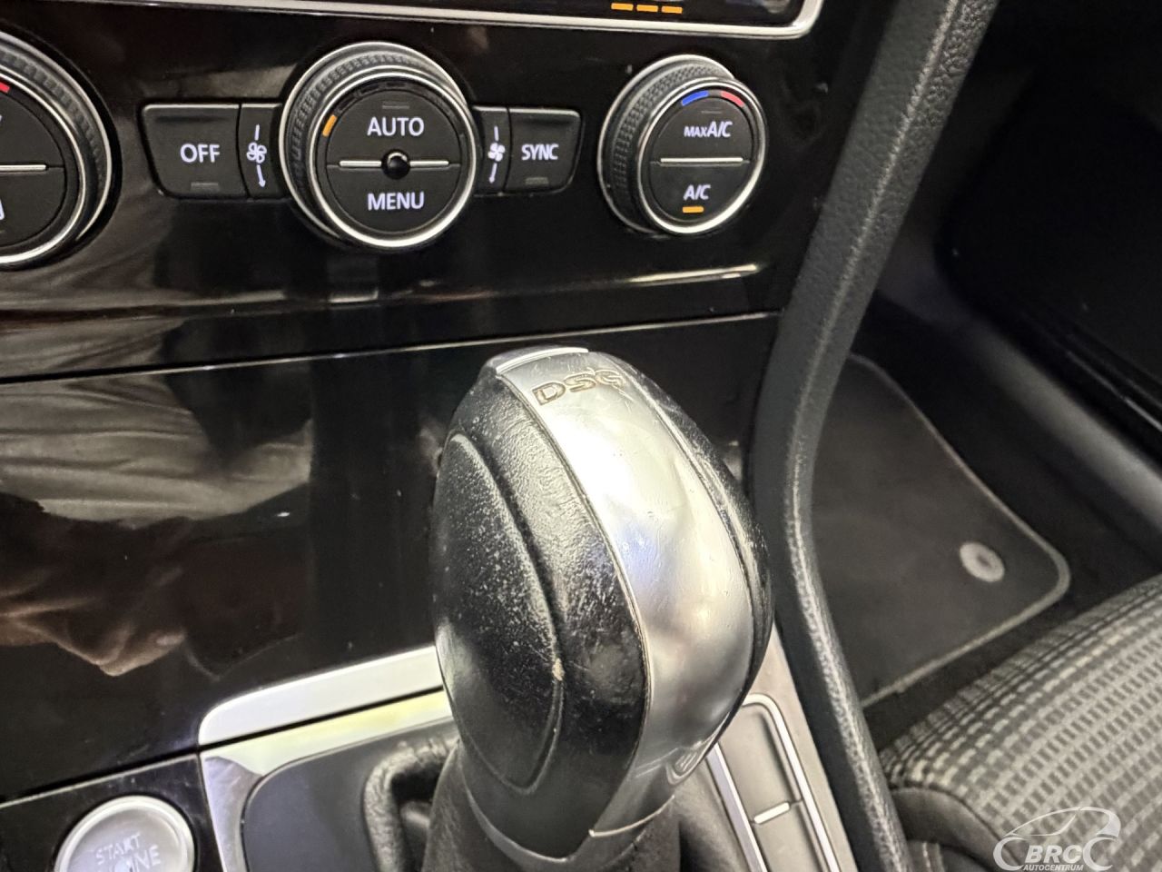 Volkswagen Golf | 25