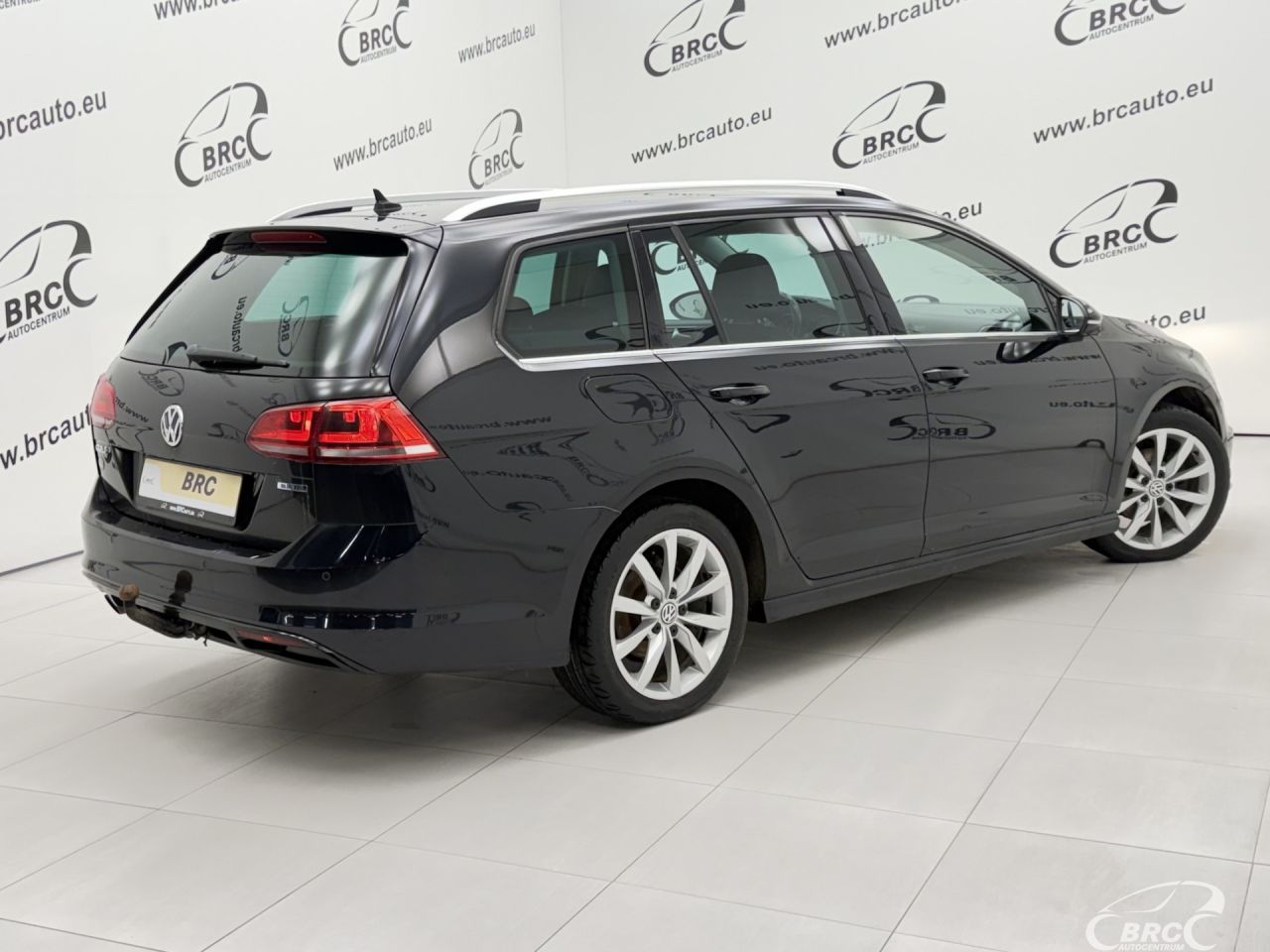 Volkswagen Golf | 1