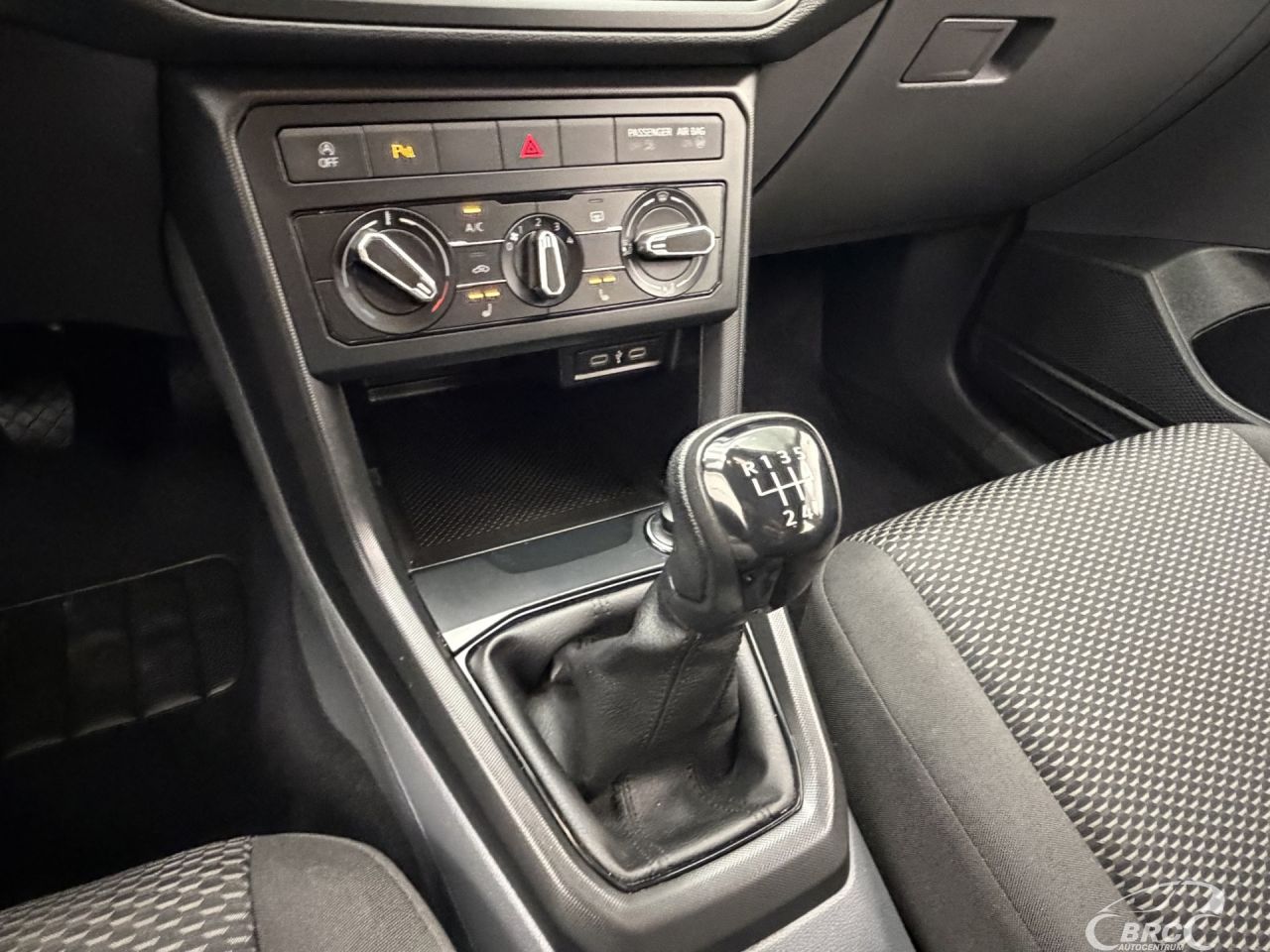 Volkswagen T-Cross | 23