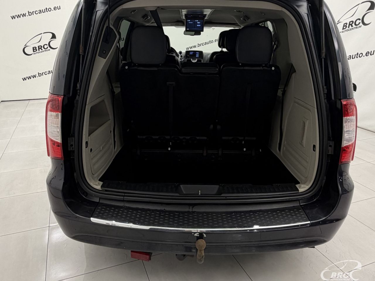 Chrysler Town & Country | 38