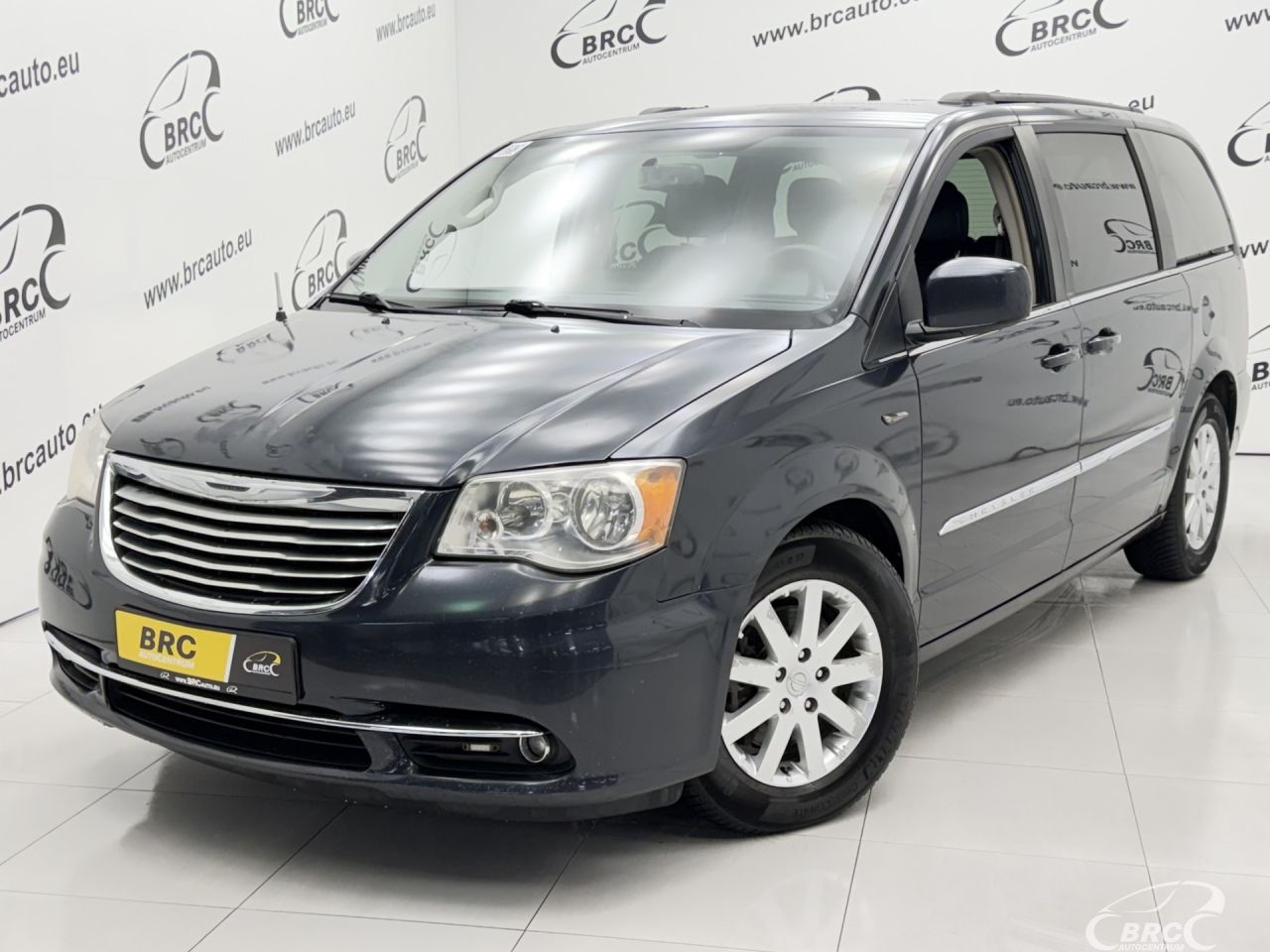 Chrysler Town & Country | 42