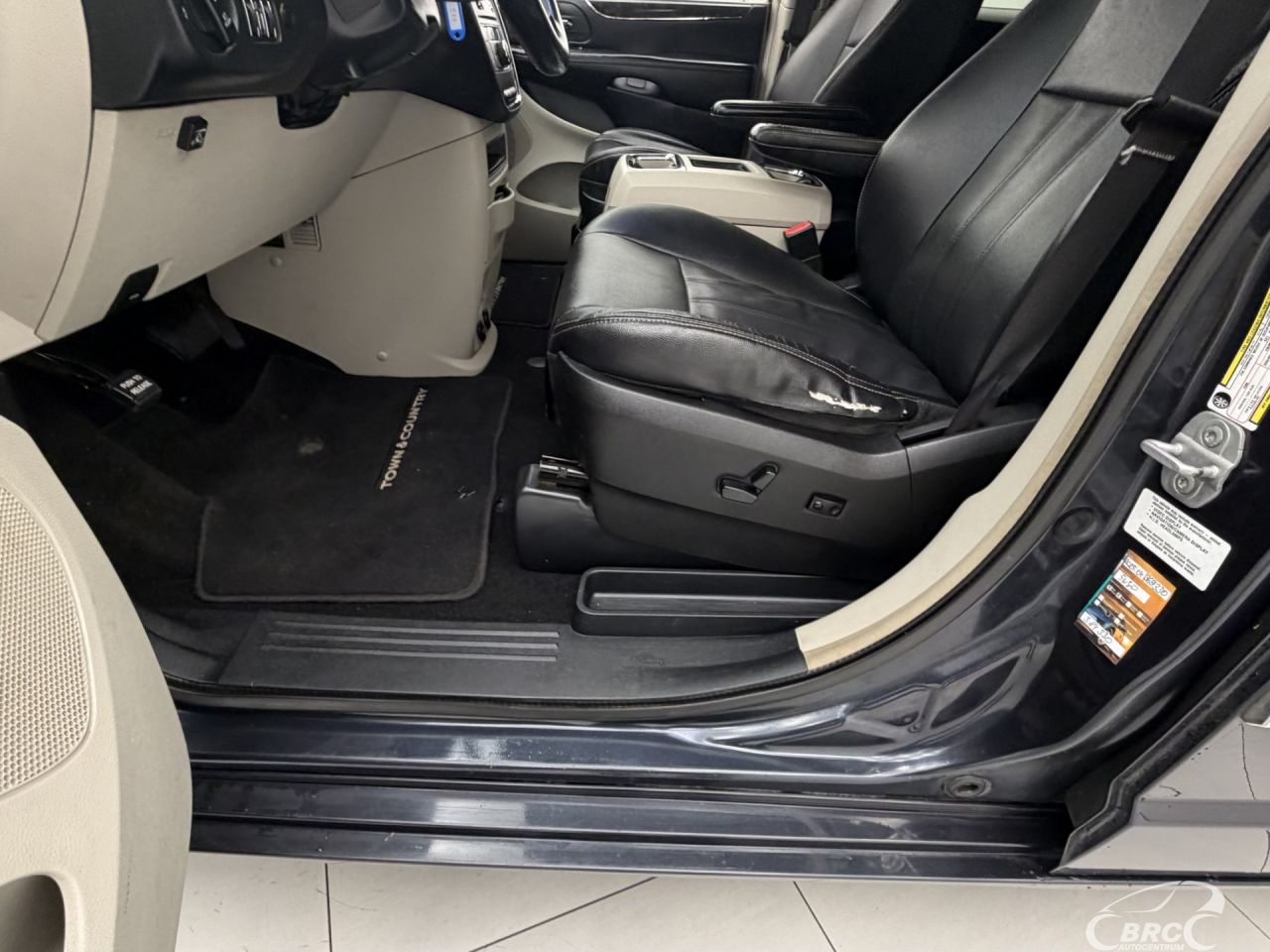 Chrysler Town & Country | 22