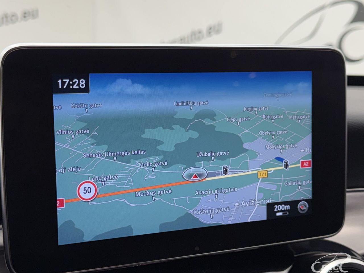 Mercedes-Benz C200 | 33